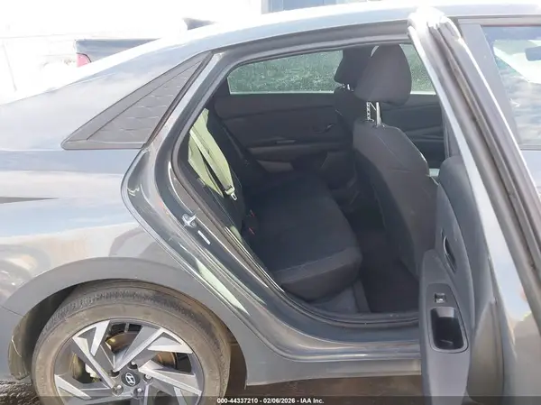 KMHLM4DG5SU870799 2025 HYUNDAI ELANTRA - Image 8