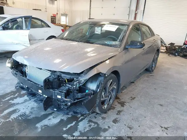 KMHLM4DG5SU872696 2025 HYUNDAI ELANTRA - Image 2