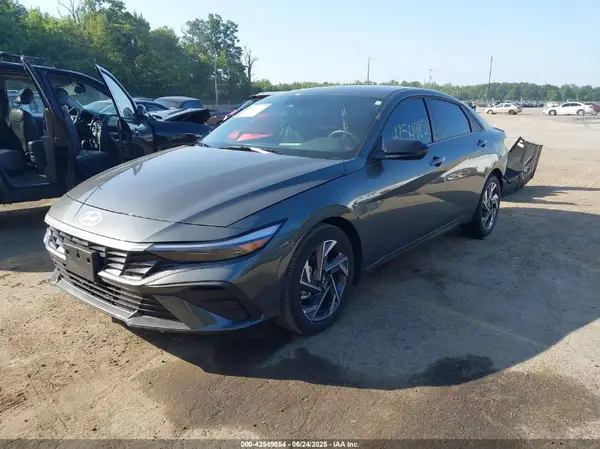 KMHLM4DG5SU876327 2025 HYUNDAI ELANTRA - Image 2