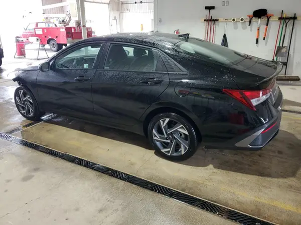 KMHLM4DG5SU882418 2025 HYUNDAI ELANTRA - Image 2