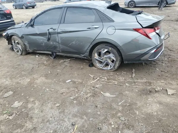 KMHLM4DG5SU915935 2025 HYUNDAI ELANTRA - Image 2
