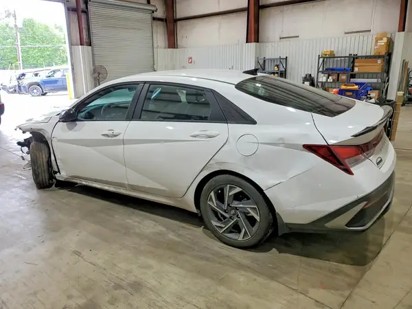 KMHLM4DG5SU917555 2025 HYUNDAI ELANTRA - Image 2