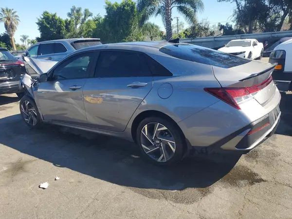 KMHLM4DG5SU924585 2025 HYUNDAI ELANTRA - Image 2