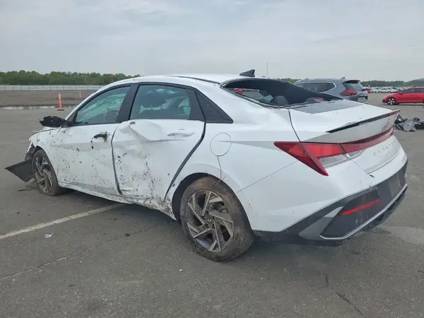 KMHLM4DG5SU953987 2025 HYUNDAI ELANTRA - Image 2