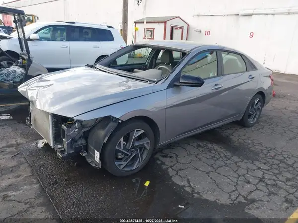 KMHLM4DG5SU964293 2025 HYUNDAI ELANTRA - Image 2