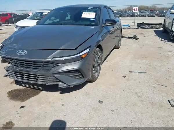 KMHLM4DG5SU976198 2025 HYUNDAI ELANTRA - Image 2