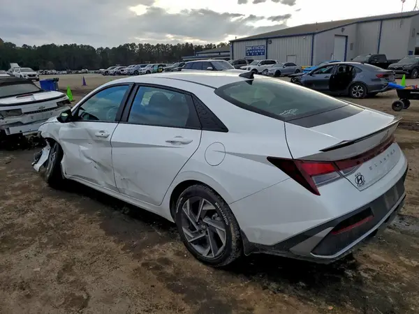 KMHLM4DG5SU977481 2025 HYUNDAI ELANTRA - Image 2