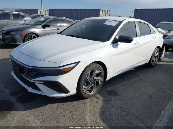 KMHLM4DG5SU985581 2025 HYUNDAI ELANTRA - Image 2