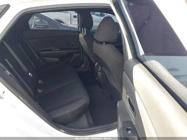 KMHLM4DG5SU985581 2025 HYUNDAI ELANTRA - Image 8