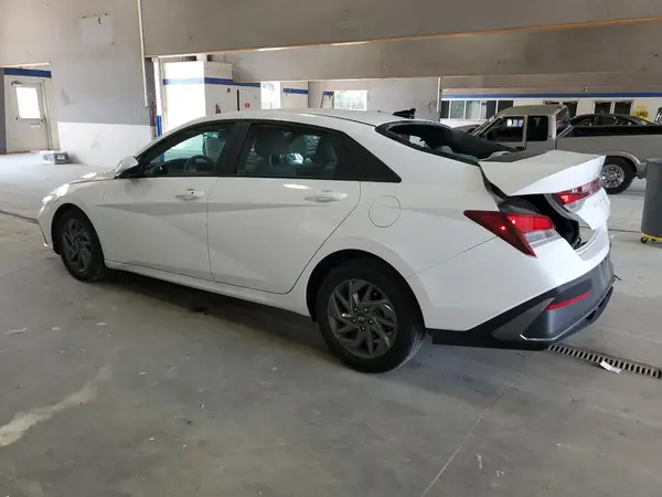 KMHLM4DG6RU643051 2024 HYUNDAI ELANTRA - Image 2