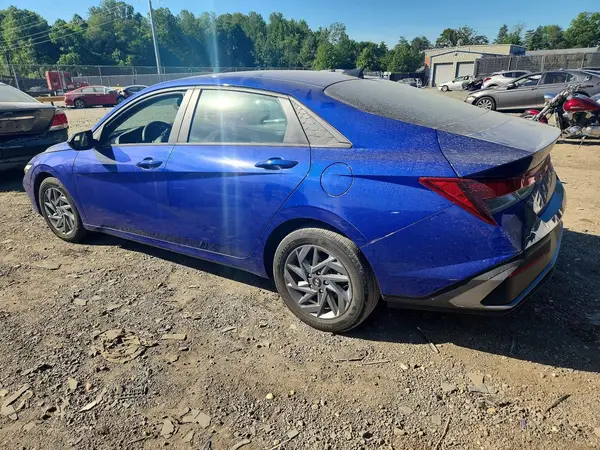 KMHLM4DG6RU656818 2024 HYUNDAI ELANTRA - Image 2