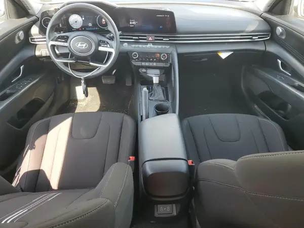 KMHLM4DG6RU680083 2024 HYUNDAI ELANTRA - Image 8