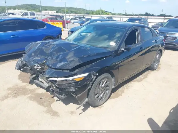 KMHLM4DG6RU682609 2024 HYUNDAI ELANTRA - Image 2