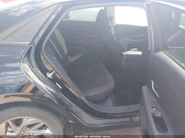 KMHLM4DG6RU682609 2024 HYUNDAI ELANTRA - Image 8