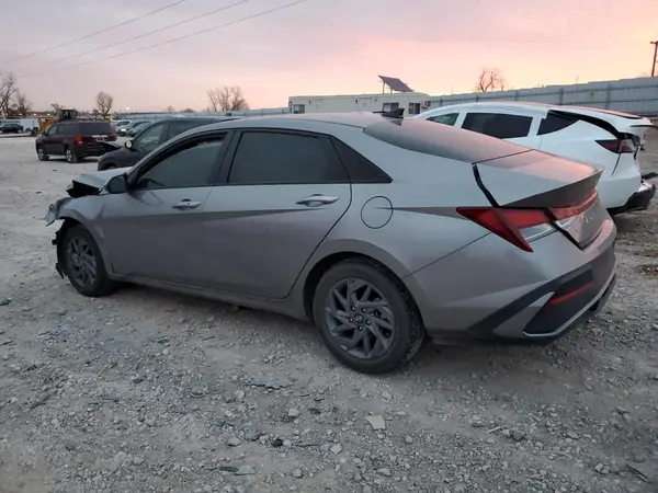 KMHLM4DG6RU700512 2024 HYUNDAI ELANTRA - Image 2