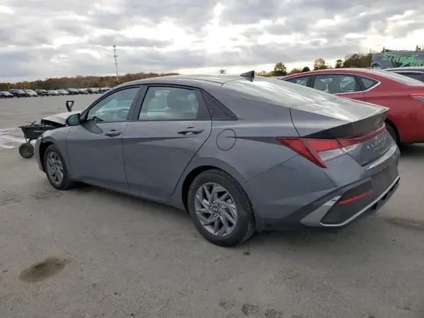 KMHLM4DG6RU701191 2024 HYUNDAI ELANTRA - Image 2