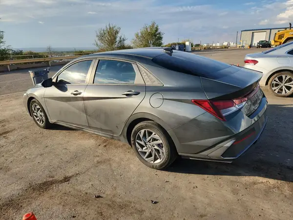 KMHLM4DG6RU703698 2024 HYUNDAI ELANTRA - Image 2