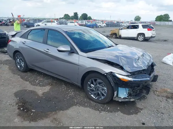 KMHLM4DG6RU705628 2024 HYUNDAI ELANTRA - Image 1