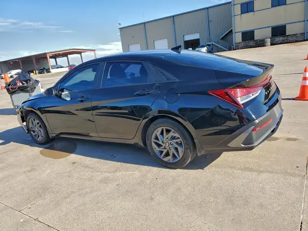 KMHLM4DG6RU717875 2024 HYUNDAI ELANTRA - Image 2