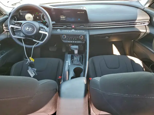KMHLM4DG6RU717875 2024 HYUNDAI ELANTRA - Image 8