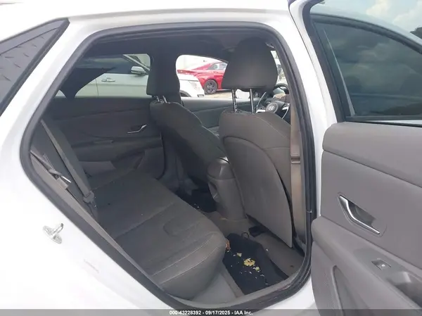 KMHLM4DG6RU719142 2024 HYUNDAI ELANTRA - Image 8