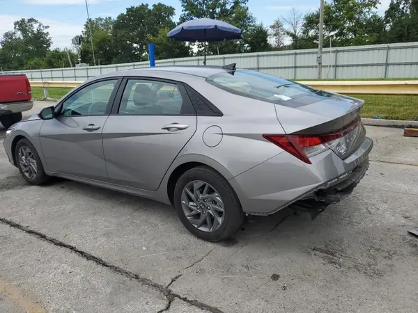 KMHLM4DG6RU737589 2024 HYUNDAI ELANTRA - Image 2