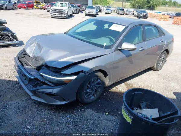 KMHLM4DG6RU738421 2024 HYUNDAI ELANTRA - Image 2