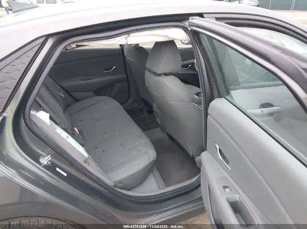 KMHLM4DG6RU744302 2024 HYUNDAI ELANTRA - Image 8