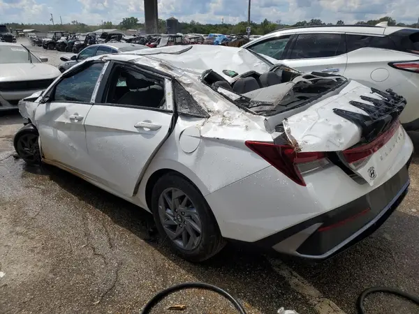 KMHLM4DG6RU750195 2024 HYUNDAI ELANTRA - Image 2