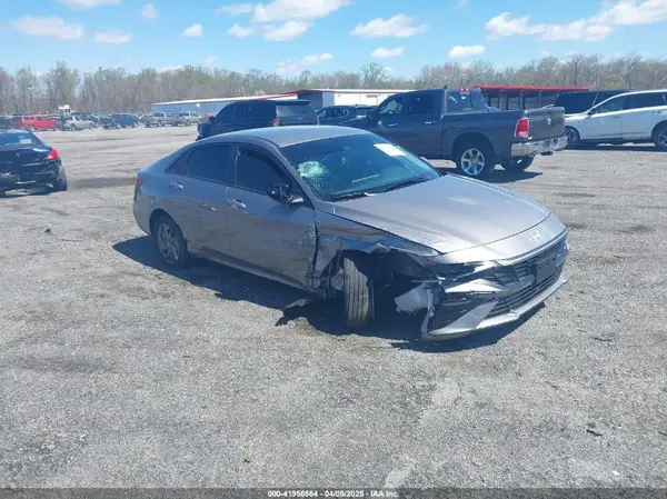 KMHLM4DG6RU755932 2024 HYUNDAI ELANTRA - Image 1
