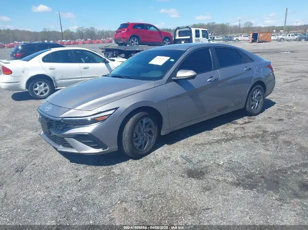KMHLM4DG6RU755932 2024 HYUNDAI ELANTRA - Image 2