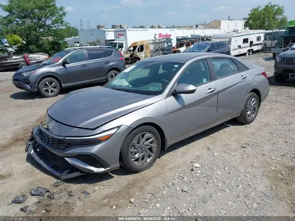 KMHLM4DG6RU760516 2024 HYUNDAI ELANTRA - Image 2