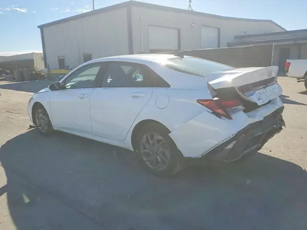 KMHLM4DG6RU766879 2024 HYUNDAI ELANTRA - Image 2