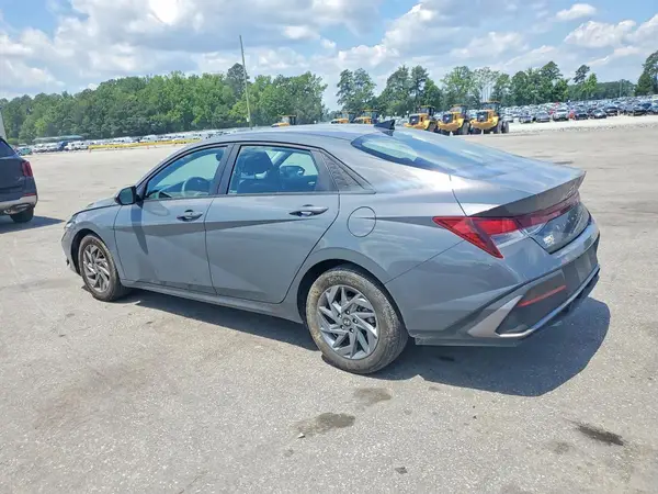 KMHLM4DG6RU768907 2024 HYUNDAI ELANTRA - Image 2