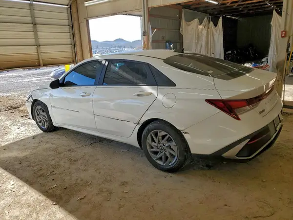 KMHLM4DG6RU770298 2024 HYUNDAI ELANTRA - Image 2
