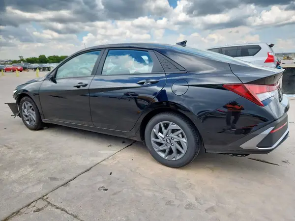KMHLM4DG6RU779390 2024 HYUNDAI ELANTRA - Image 2