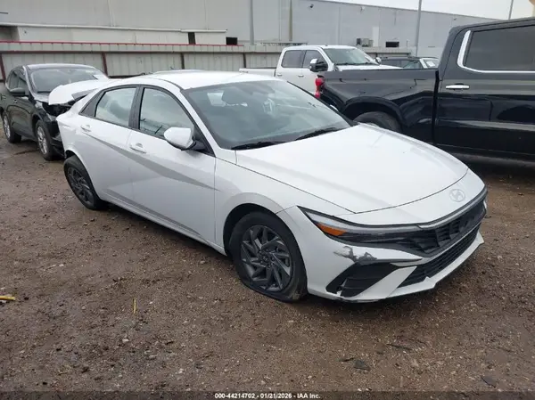 KMHLM4DG6RU785853 2024 HYUNDAI ELANTRA - Image 1