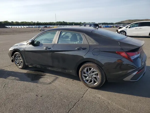 KMHLM4DG6RU805907 2024 HYUNDAI ELANTRA - Image 2