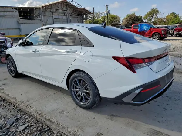 KMHLM4DG6RU807334 2024 HYUNDAI ELANTRA - Image 2
