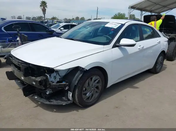 KMHLM4DG6RU808029 2024 HYUNDAI ELANTRA - Image 2