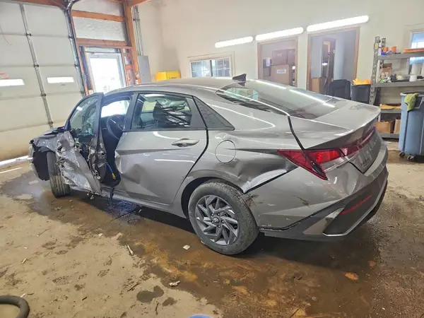 KMHLM4DG6RU809391 2024 HYUNDAI ELANTRA - Image 2