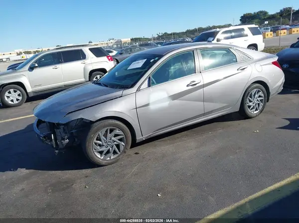 KMHLM4DG6RU830824 2024 HYUNDAI ELANTRA - Image 2