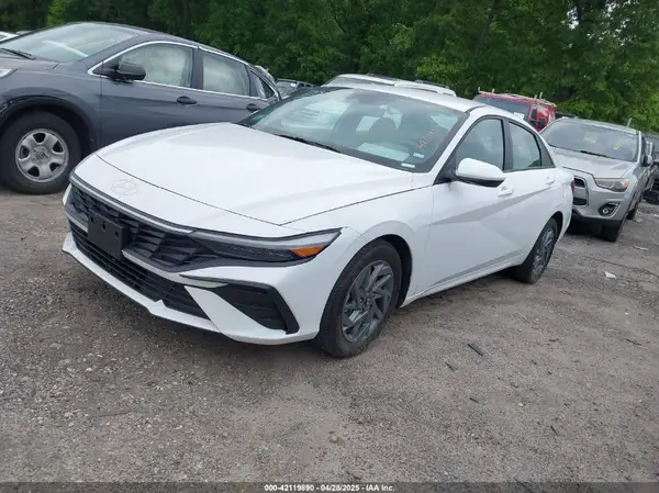KMHLM4DG7RU666094 2024 HYUNDAI ELANTRA - Image 2