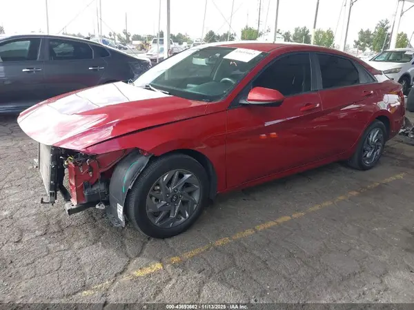 KMHLM4DG7RU675202 2024 HYUNDAI ELANTRA - Image 2