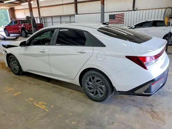 KMHLM4DG7RU680027 2024 HYUNDAI ELANTRA - Image 2