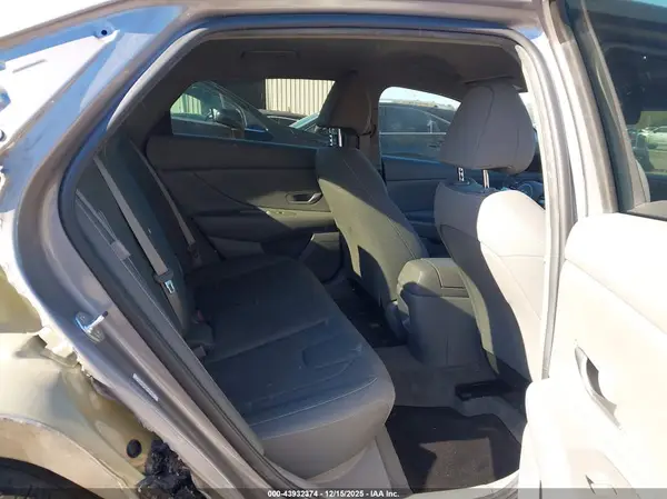 KMHLM4DG7RU685941 2024 HYUNDAI ELANTRA - Image 8