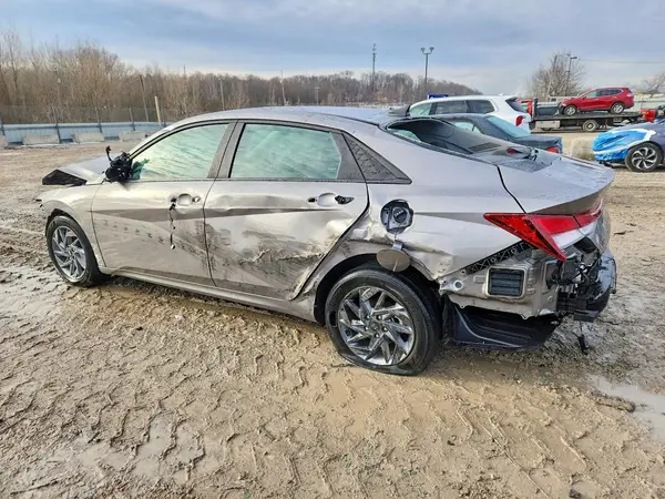 KMHLM4DG7RU687639 2024 HYUNDAI ELANTRA - Image 2