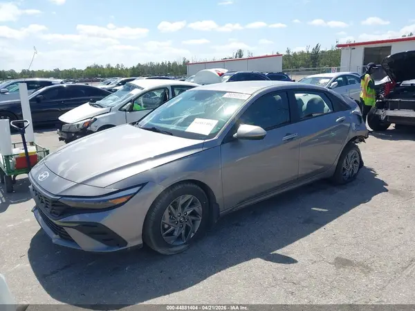 KMHLM4DG7RU693098 2024 HYUNDAI ELANTRA - Image 2