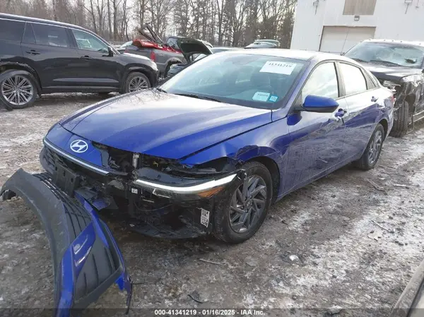 KMHLM4DG7RU695420 2024 HYUNDAI ELANTRA - Image 2