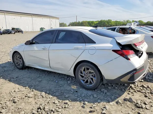 KMHLM4DG7RU709025 2024 HYUNDAI ELANTRA - Image 2